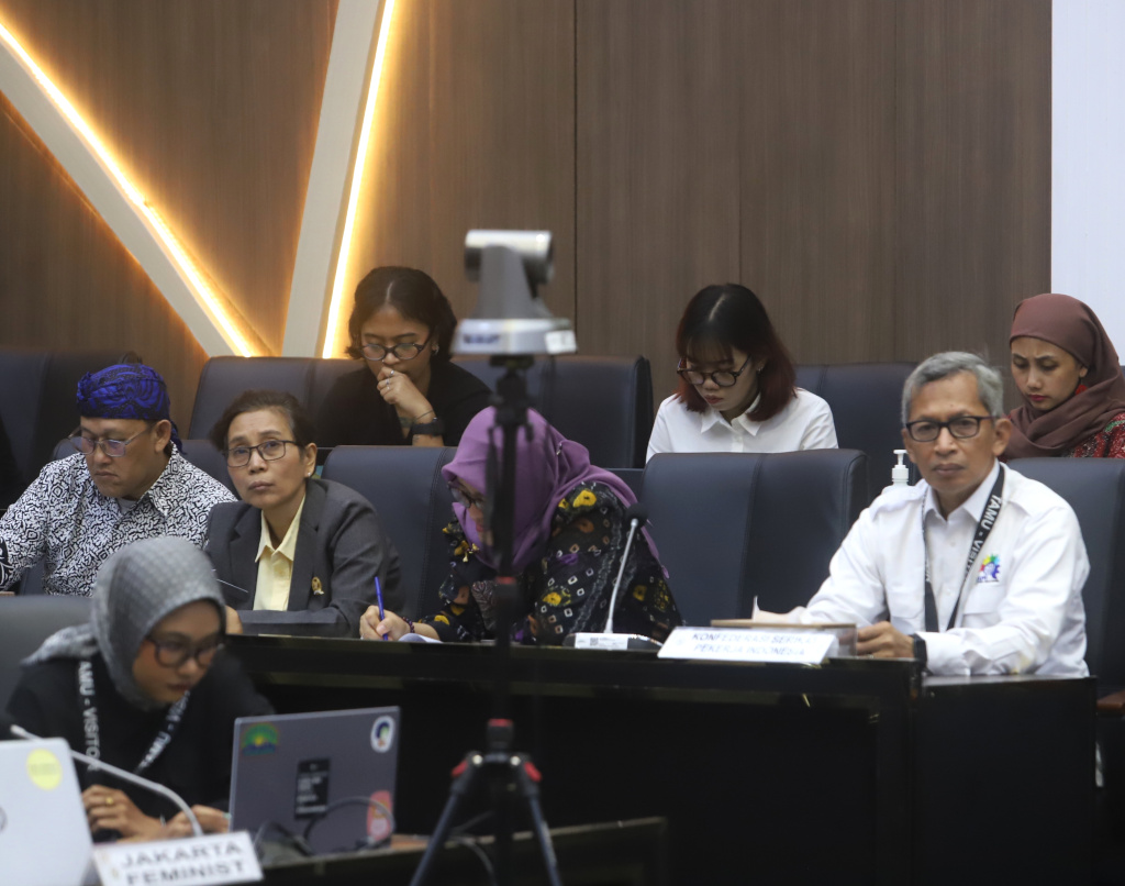 Baleg DPR gelar RDPU dengan para serikat kerja Pekerja Rumah Tangga membahas RUU PRT (Ashar/SinPo.id)