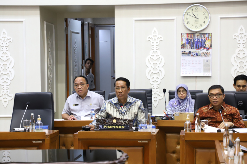 Baleg DPR RI gelar Rapat Pleno pengambilan keputusan RUU perubahan tentang Kementerian Negara (Ashar/SinPo.id)