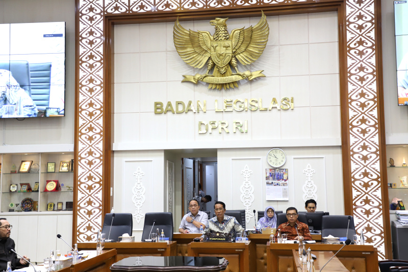 Baleg DPR RI gelar Rapat Pleno pengambilan keputusan RUU perubahan tentang Kementerian Negara (Ashar/SinPo.id)