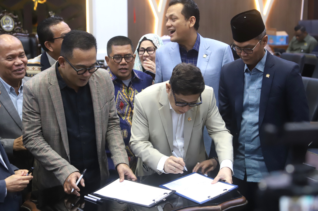Baleg DPR menyetujui hasil penyusunan RUU tentang Pemerintahan Aceh (Ashar/SinPo.id)
