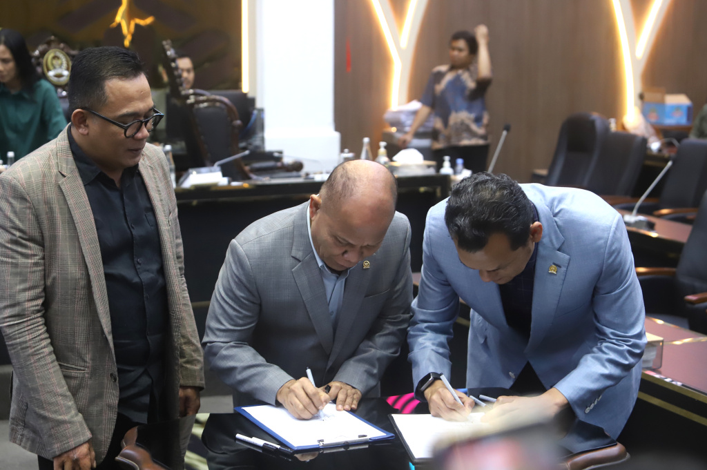 Baleg DPR menyetujui hasil penyusunan RUU tentang Pemerintahan Aceh (Ashar/SinPo.id)