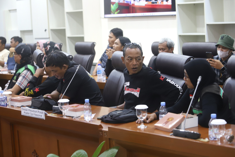 BAM DPR gelar RDPU dengan Koalisi Ojol membahas ketidakjelasan status pekerjaan dan hubungan kerja kemitraan dengan pihak perusahaan aplikator (Ashar/SinPo.id)