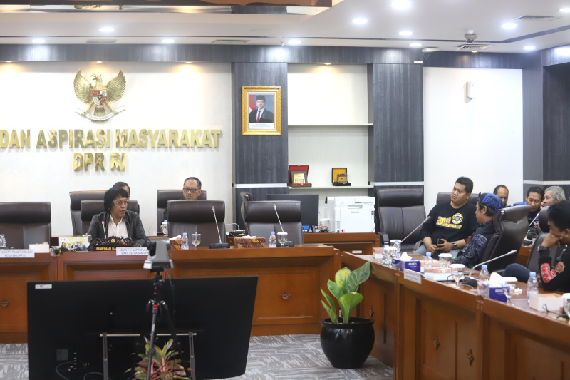 BAM DPR gelar RDPU dengan Koalisi Ojol membahas ketidakjelasan status pekerjaan dan hubungan kerja kemitraan dengan pihak perusahaan aplikator (Ashar/SinPo.id)