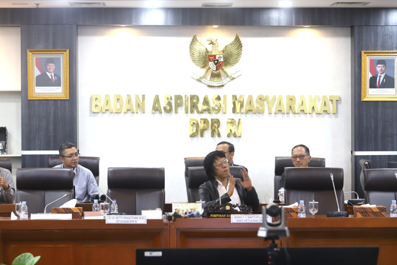 BAM DPR gelar RDPU dengan Koalisi Ojol membahas ketidakjelasan status pekerjaan dan hubungan kerja kemitraan dengan pihak perusahaan aplikator (Ashar/SinPo.id)