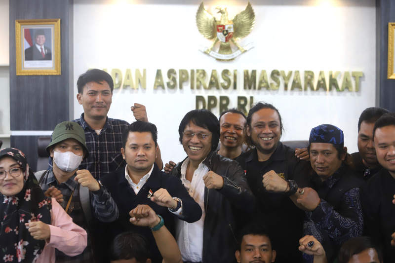 BAM DPR gelar RDPU dengan Koalisi Ojol membahas ketidakjelasan status pekerjaan dan hubungan kerja kemitraan dengan pihak perusahaan aplikator (Ashar/SinPo.id)
