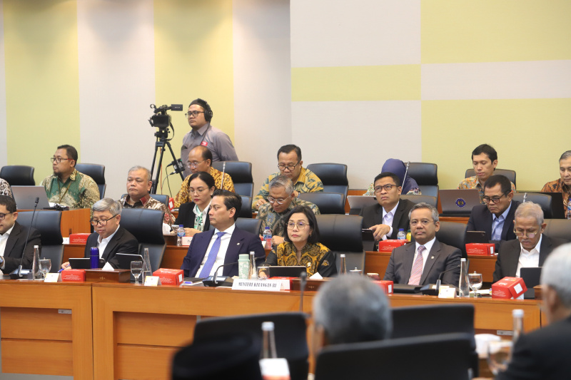 Banggar DPR gelar raker dengan Menkeu Sri Mulyani membahas pertanggungjawaban pelaksanaan APBN TA 2024 (Ashar/SinPo.id)