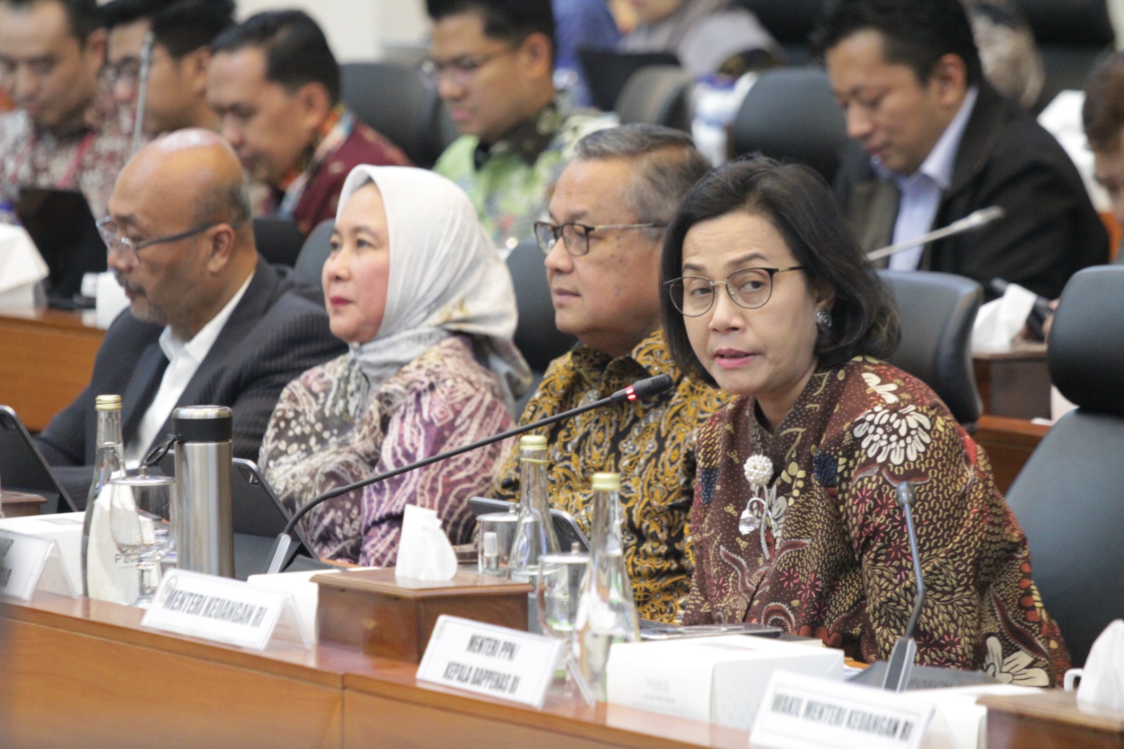 Banggar DPR gelar raker dengan Menkeu Sri Mulyani bahas RUU APBN 2025 (Ashar/SinPo.id)