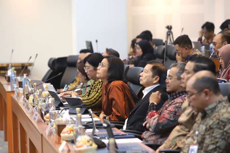 Banggar DPR RI gelar raker dengan Menteri Keuangan membahas Tingkat I tentang RUU APBN 2025 (Ashar/SinPo.id)