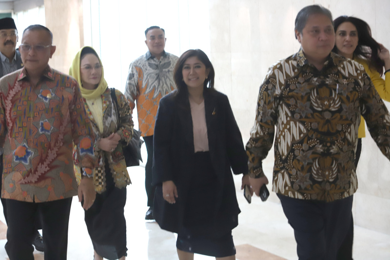 Banggar DPR RI gelar raker dengan Menteri Koordinator Bidang Perekonomian Airlangga Hartarto membahas RAPBN Tahun 2025 (Ashar/SinPo.id)