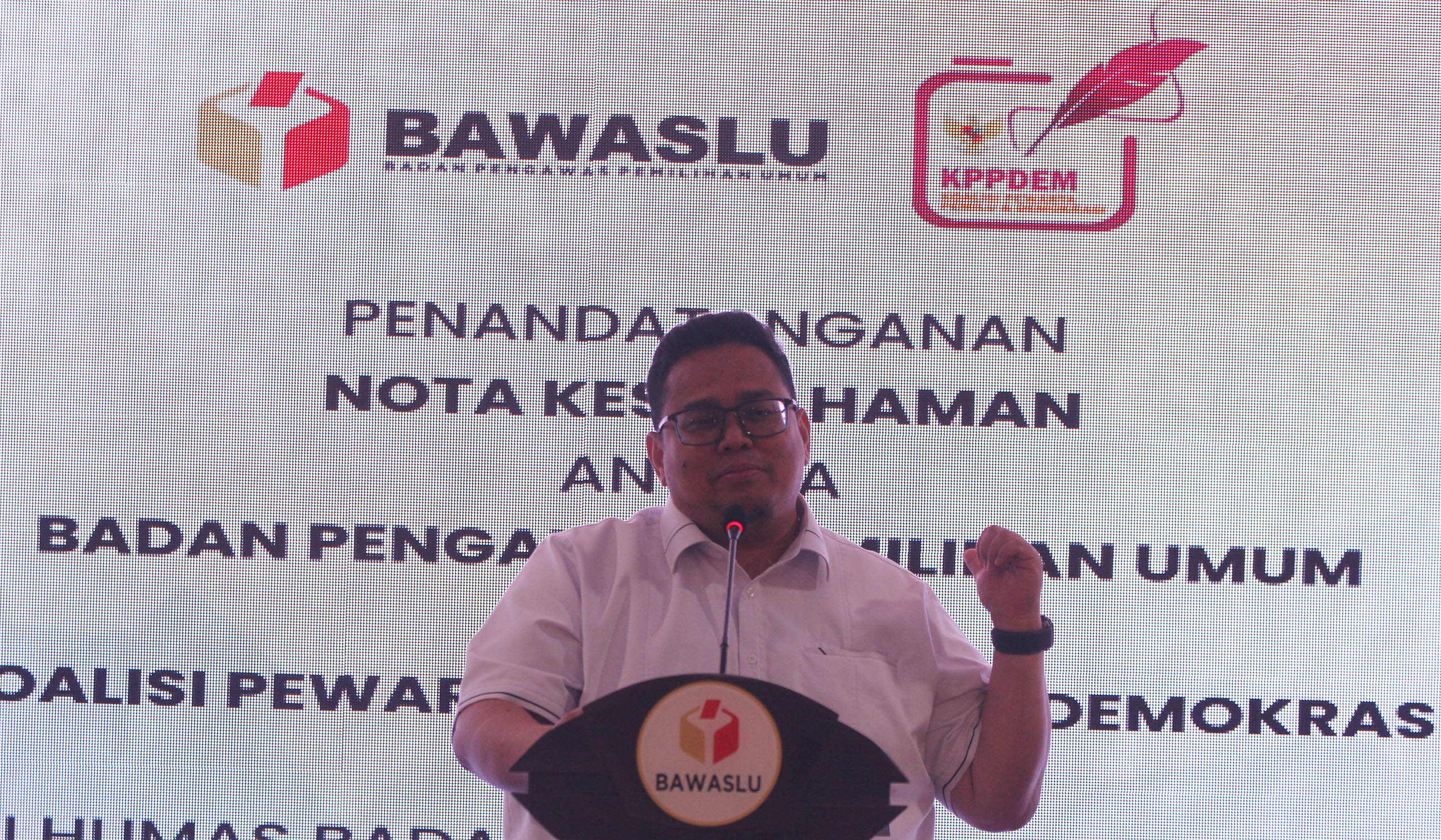 MoU Bawaslu dengan KPP Dem. (Agus Priatna/SinPo.id)