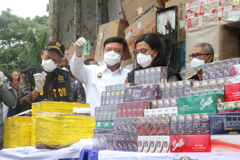 Bea Cukai mengagalkan penyelundupan barang ilegal yang merugikan negara senilai Rp 10,3 miliar (Ashar/SinPo.id)