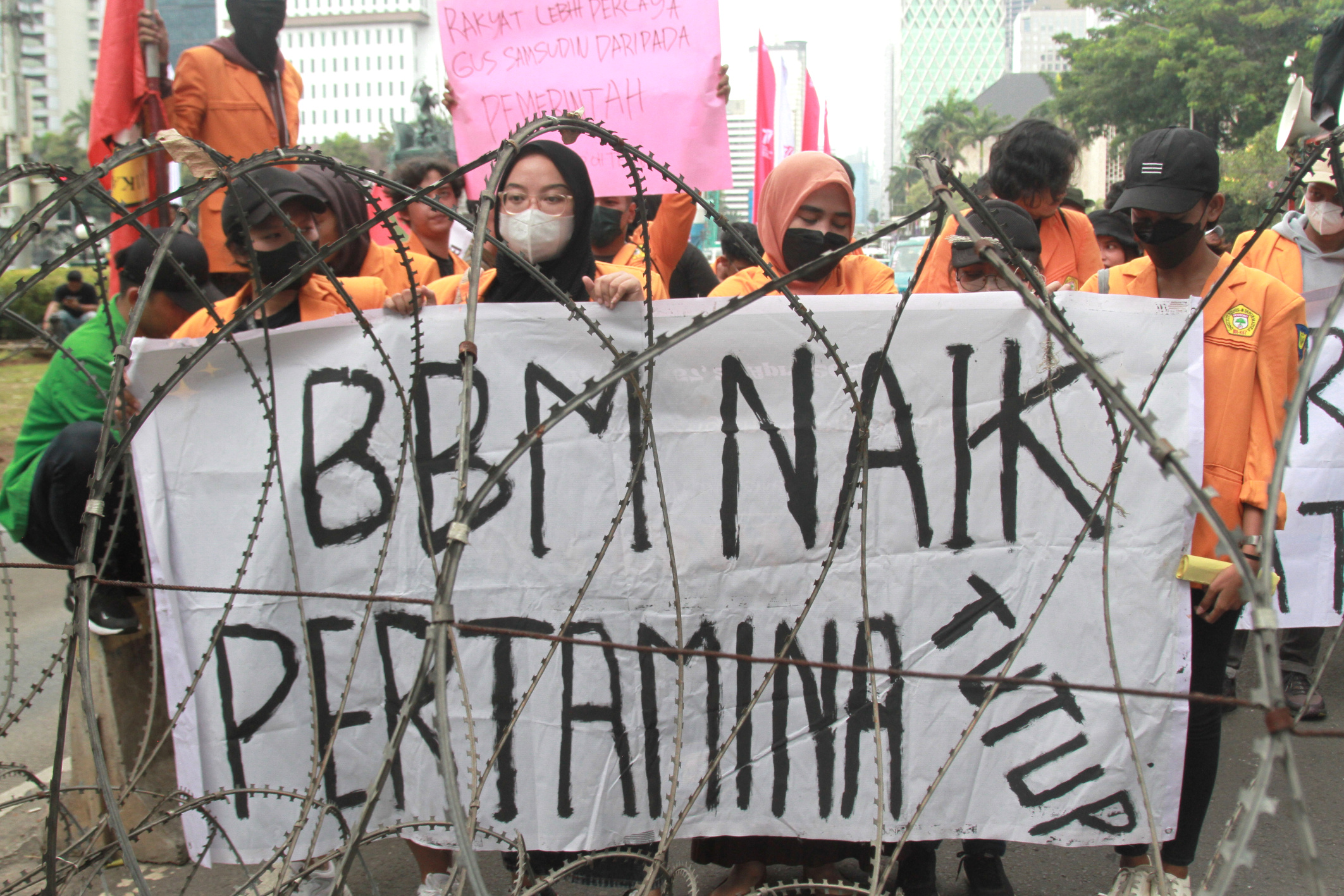 Bem Nusantara Gelar Aksi Demo Tolak Kenaikan Bbm Di Patung Kuda