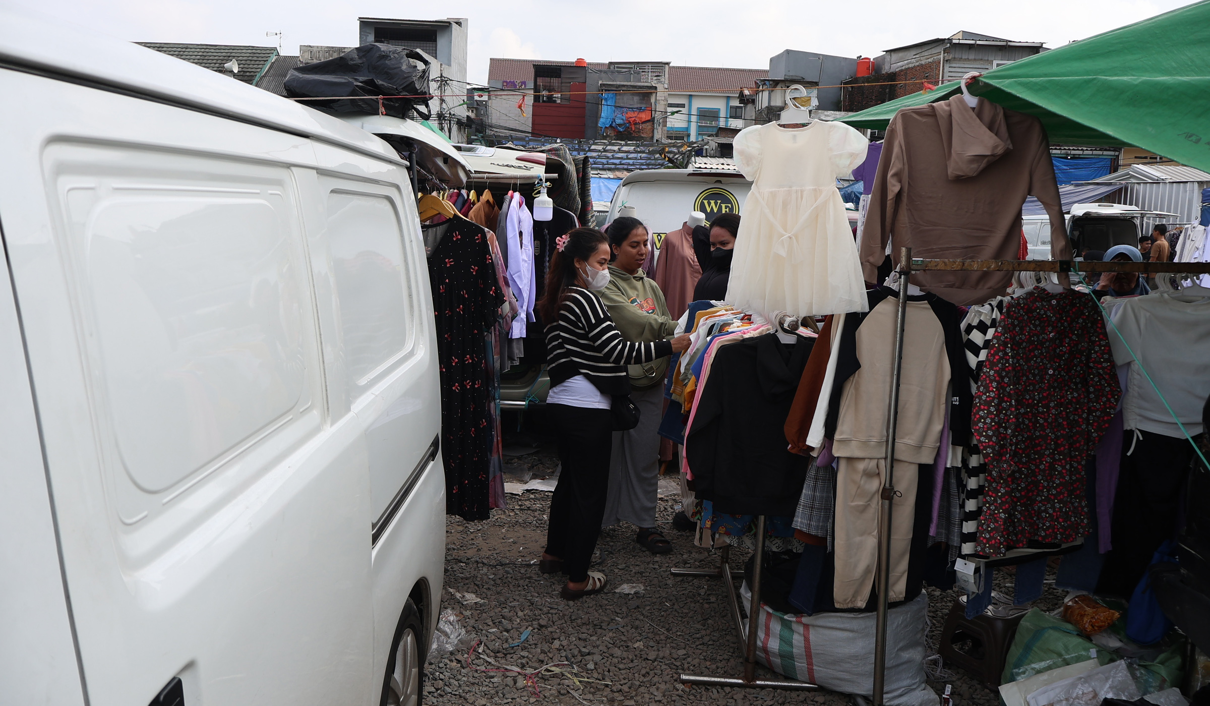 Suasana pasar Tasik, Jakarta. (Agus Priatna/SinPo.id)