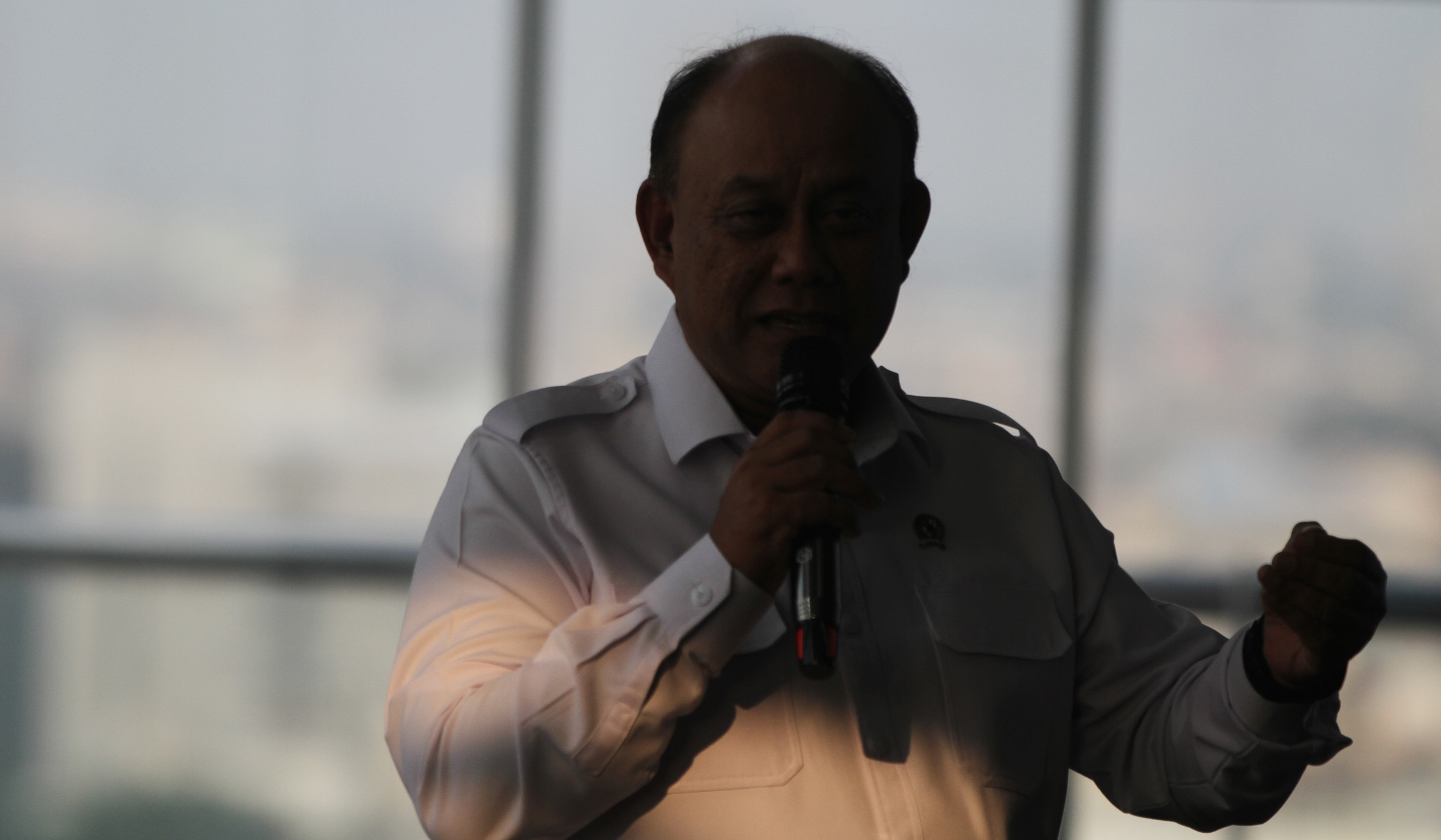 Kepala BGN, Dadan Hindayana, saat konferensi pers. (Agus Priatna/SinPo.id)