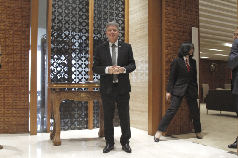 Ketua BKSAP DPR menggelae pertemuan dengan Duta Besar Palestina untuk Indonesia Zuhair Al-Shun untuk membahas konflik antara Palestina dan Israel (Ashar/SinPo.id)