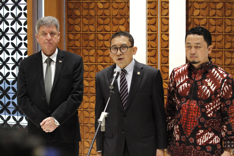 Ketua BKSAP DPR menggelae pertemuan dengan Duta Besar Palestina untuk Indonesia Zuhair Al-Shun untuk membahas konflik antara Palestina dan Israel (Ashar/SinPo.id)