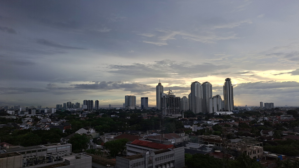 BMKG mengingatkan akan terjadi Intensitas curah hujan tinggi yang terjadi di berbagai provinsi dari Tanggal 19 hingga 20 Desember (Ashar/SinPo.id)