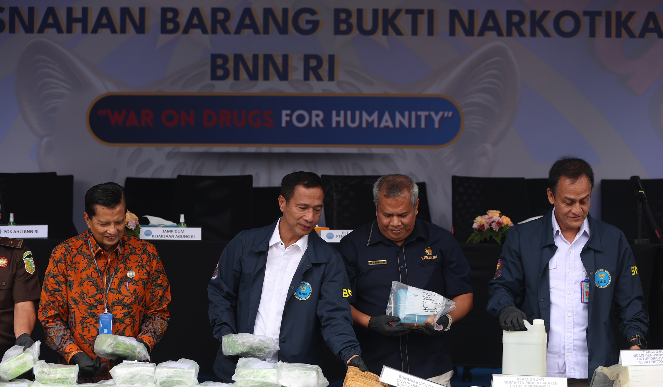 Pemusnahan barang bukti narkotika. (Agus Priatna/SinPo.id)