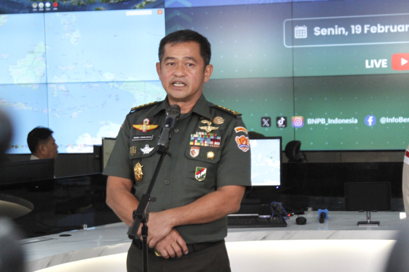 BNPB melakukan kerja sama penandatanganan MoU dengan KASAD Jenderal TNI Maruli Simanjuntak untuk melakukan penanggulangan bencana (Ashar/SinPo.id)