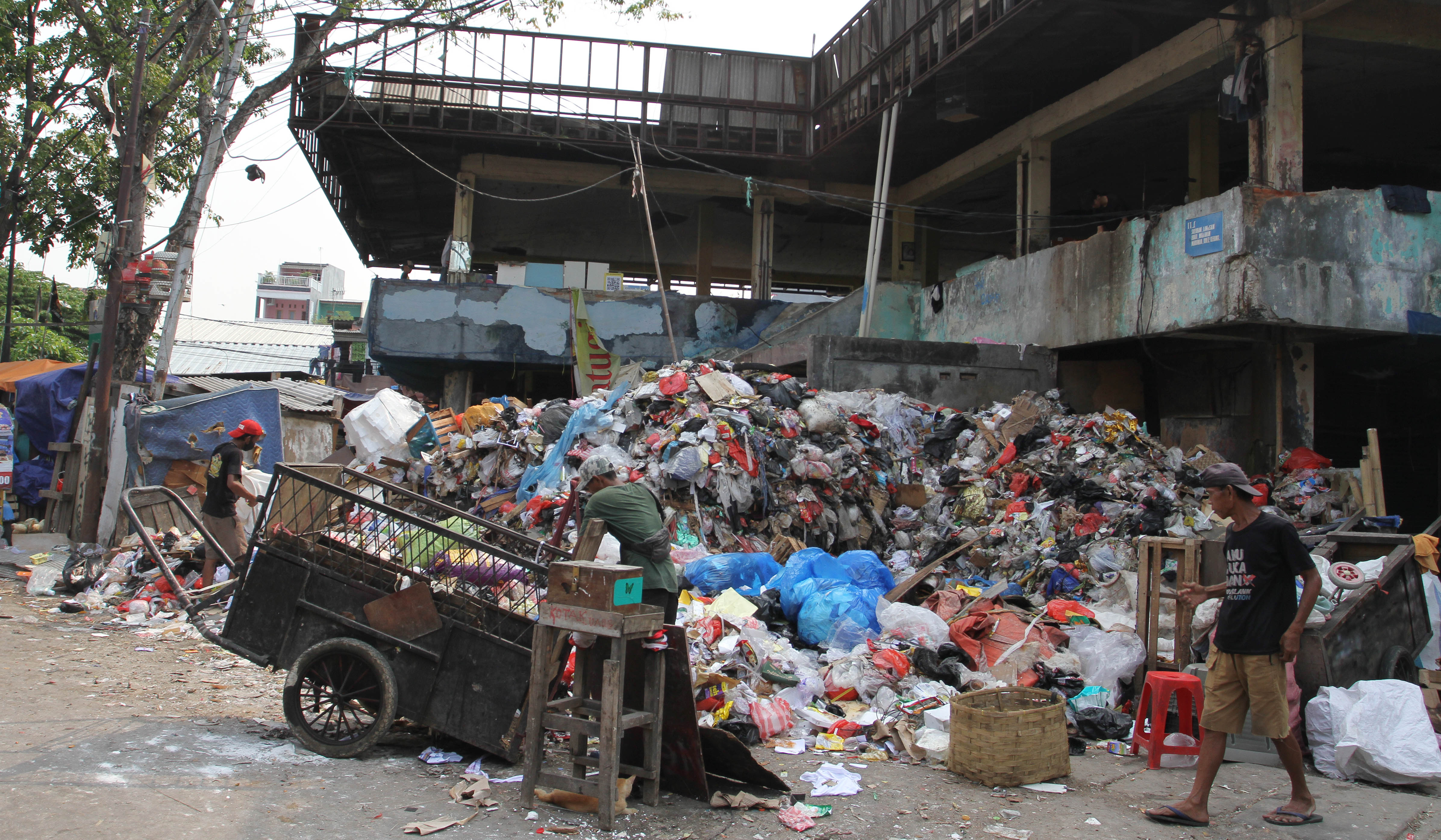 Pasar Gardu Asem, Kemayoran, Jakarta. (Agus Priatna/SinPo.id)