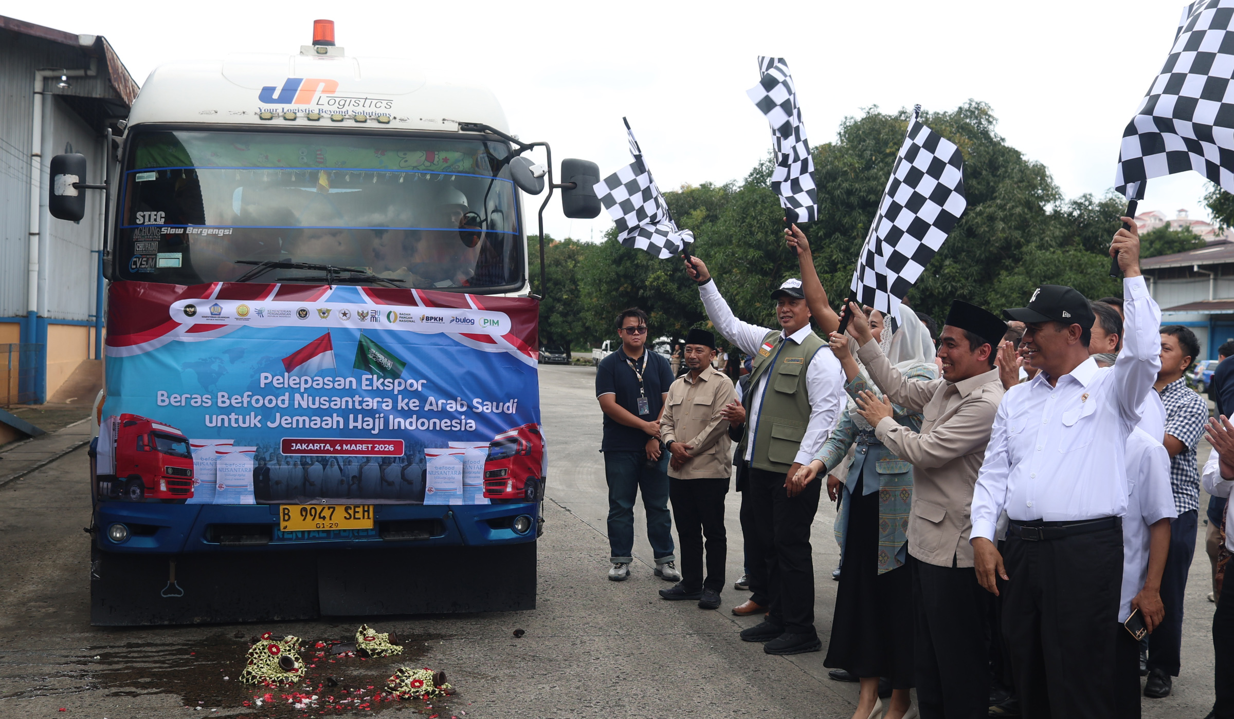 Pelepasan ekspor beras Bulog ke Arab Saudi. (Agus Priatna/SinPo.id)