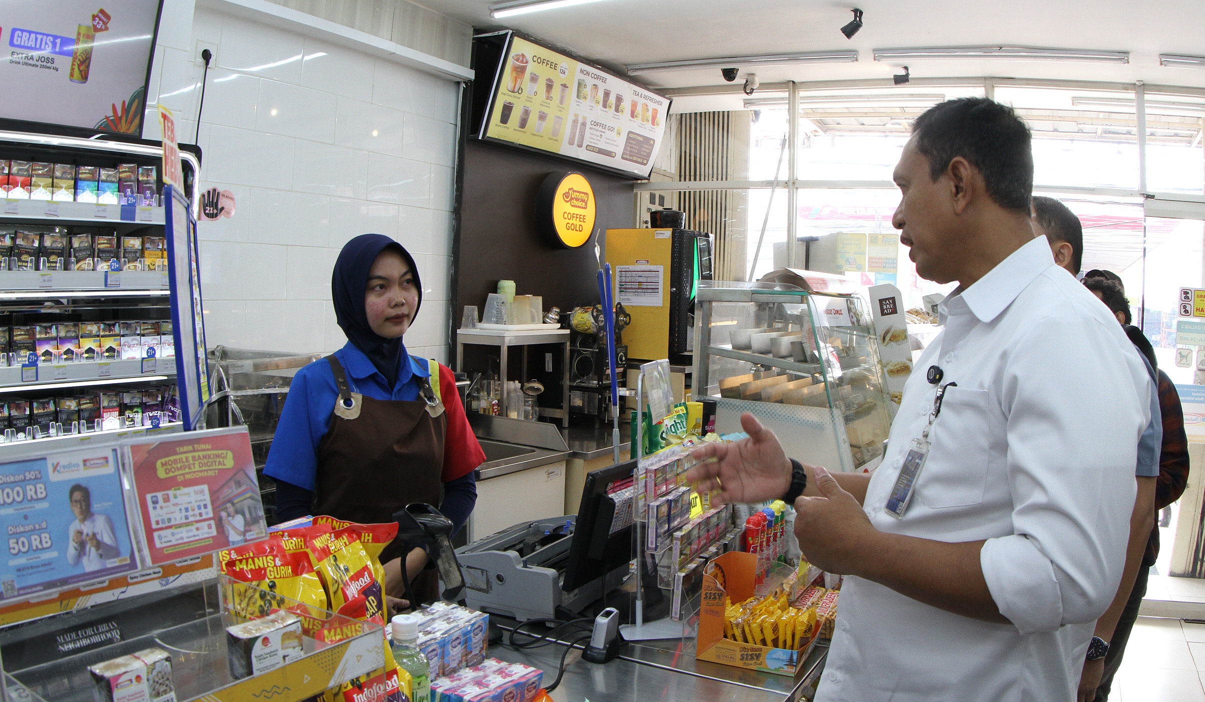 Bulog sidak ketersediaan beras. (Agus Priatna/SinPo.id)