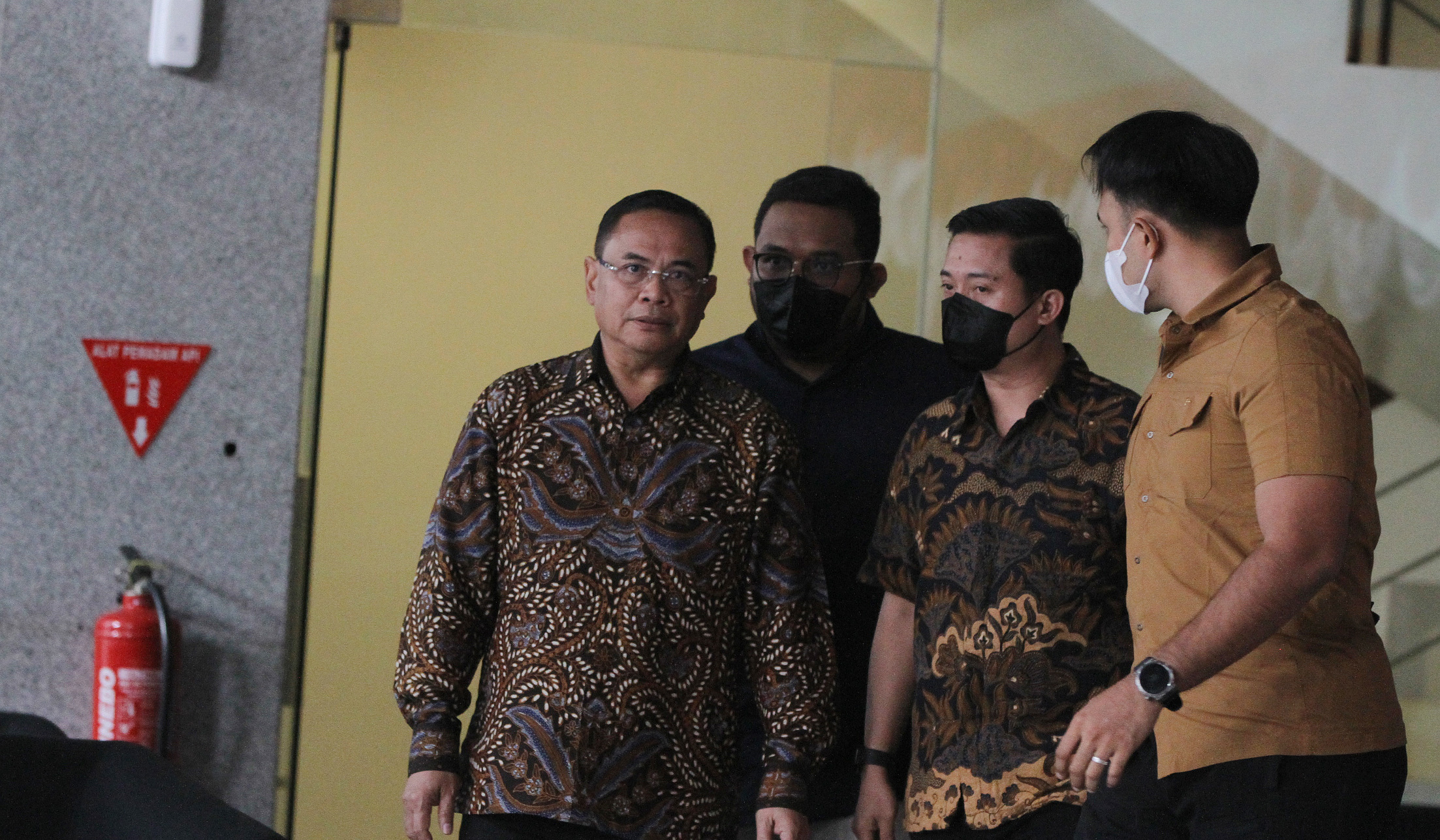 Bupati Pati Sudewo, usai diperiksa KPK. (Agus Priatna/SinPo.id)