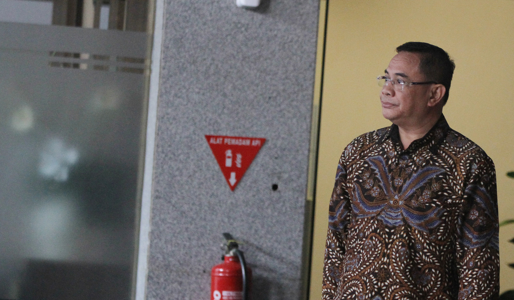 Bupati Pati Sudewo, usai diperiksa KPK. (Agus Priatna/SinPo.id)