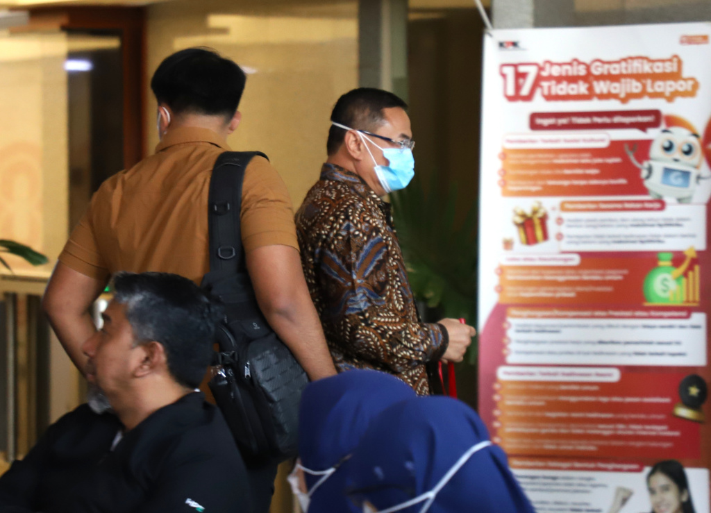 Bupati Pati Sudewo penuhi panggilan KPK sebagai saksi terkait kasus proyek jalur kereta api di DJKA (Ashar/SinPo.id)