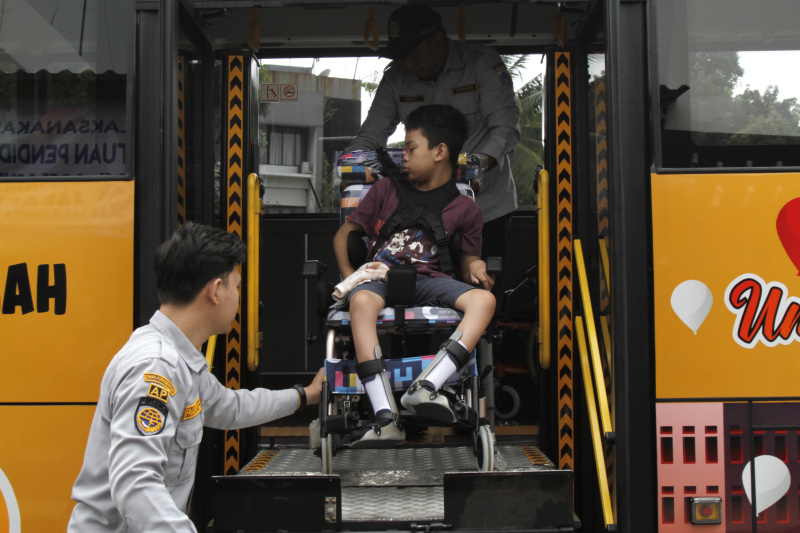 Bus sekolah untuk siswa disabilitas yang ada di Jakarta (Ashar/SinPo.id)