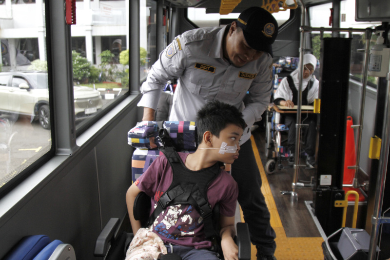 Bus sekolah untuk siswa disabilitas yang ada di Jakarta (Ashar/SinPo.id)