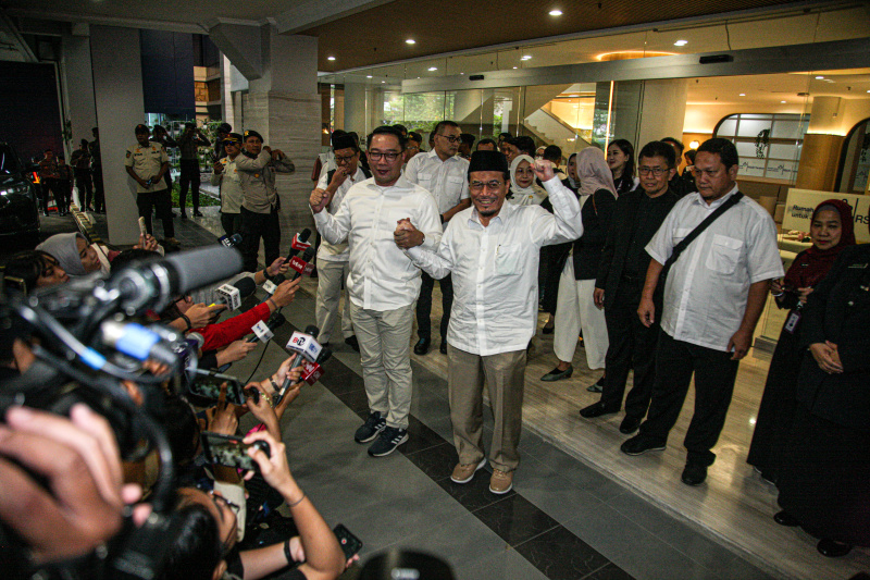 Cagub-Cawagub Ridwan Kamil-Suswono melakukan tes kesehatan di RSUD Tarakan (Ashar/SinPo.id)