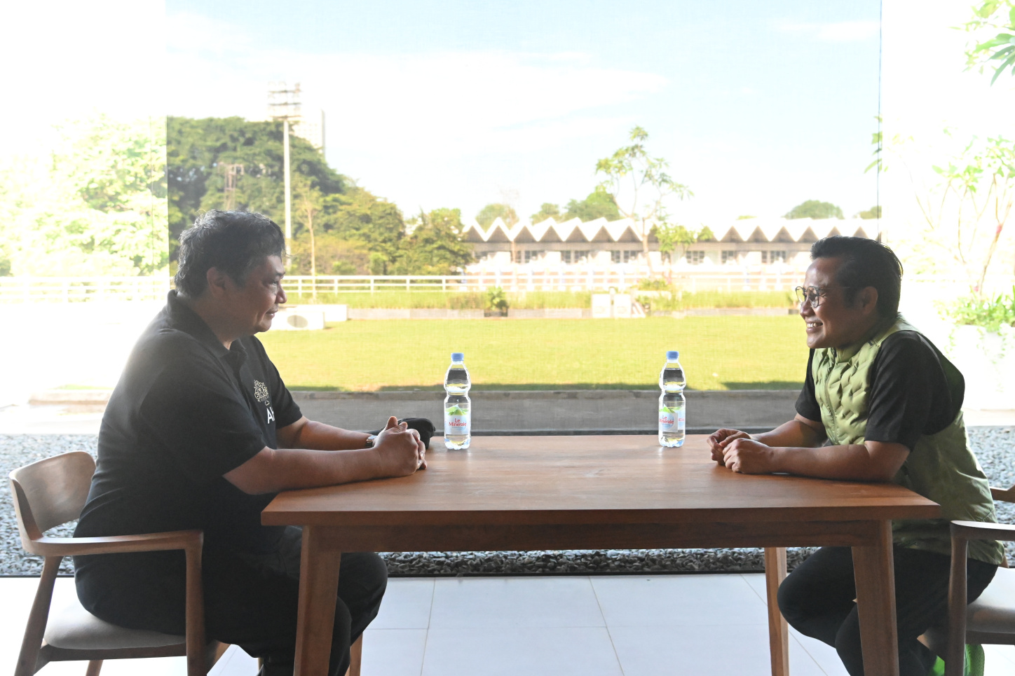 Cak Imin dan Airlangga bertemu sambil jalan santai di istora sambil membicarakan Pemilu 2024 (Ashar/SinPo.id)