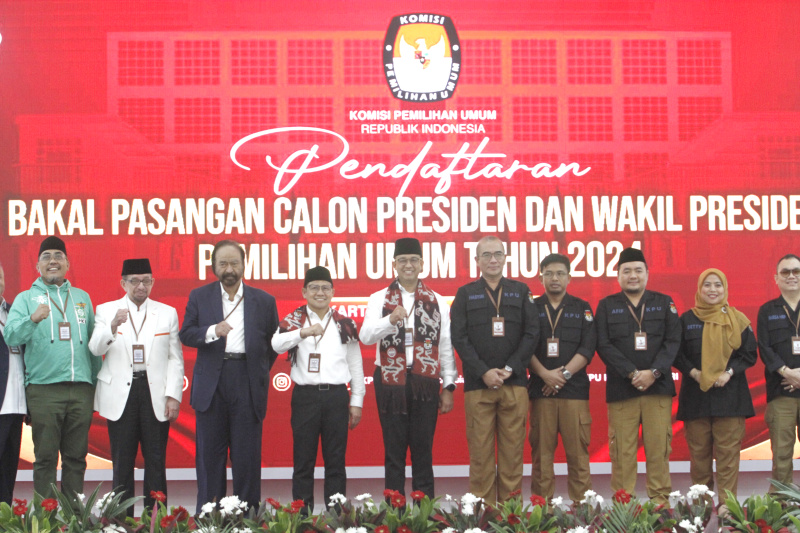 Capres Anies dan Cawapres Cak Imin resmi mendaftarkan ke KPU untuk Pilpres 2024 nanti (Ashar/SinPo.id)