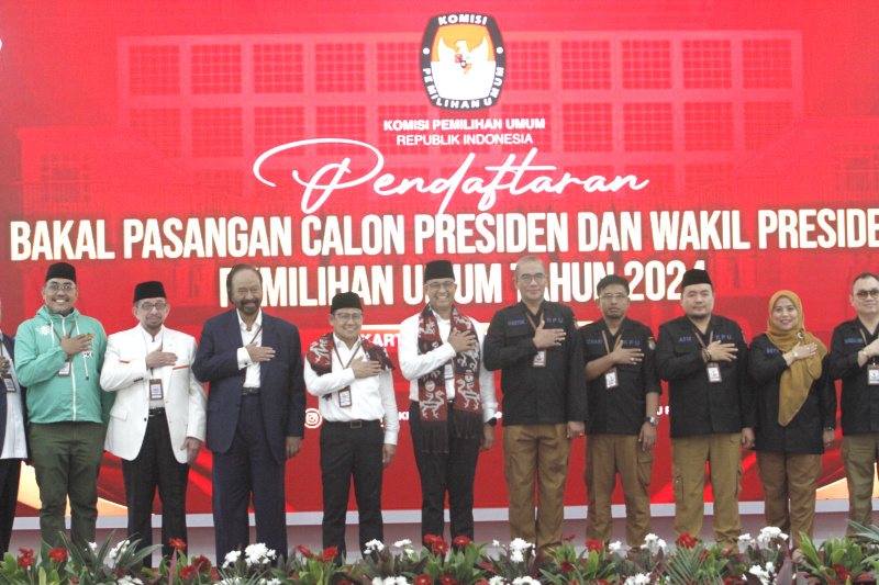 Capres Anies dan Cawapres Cak Imin resmi mendaftarkan ke KPU untuk Pilpres 2024 nanti (Ashar/SinPo.id)