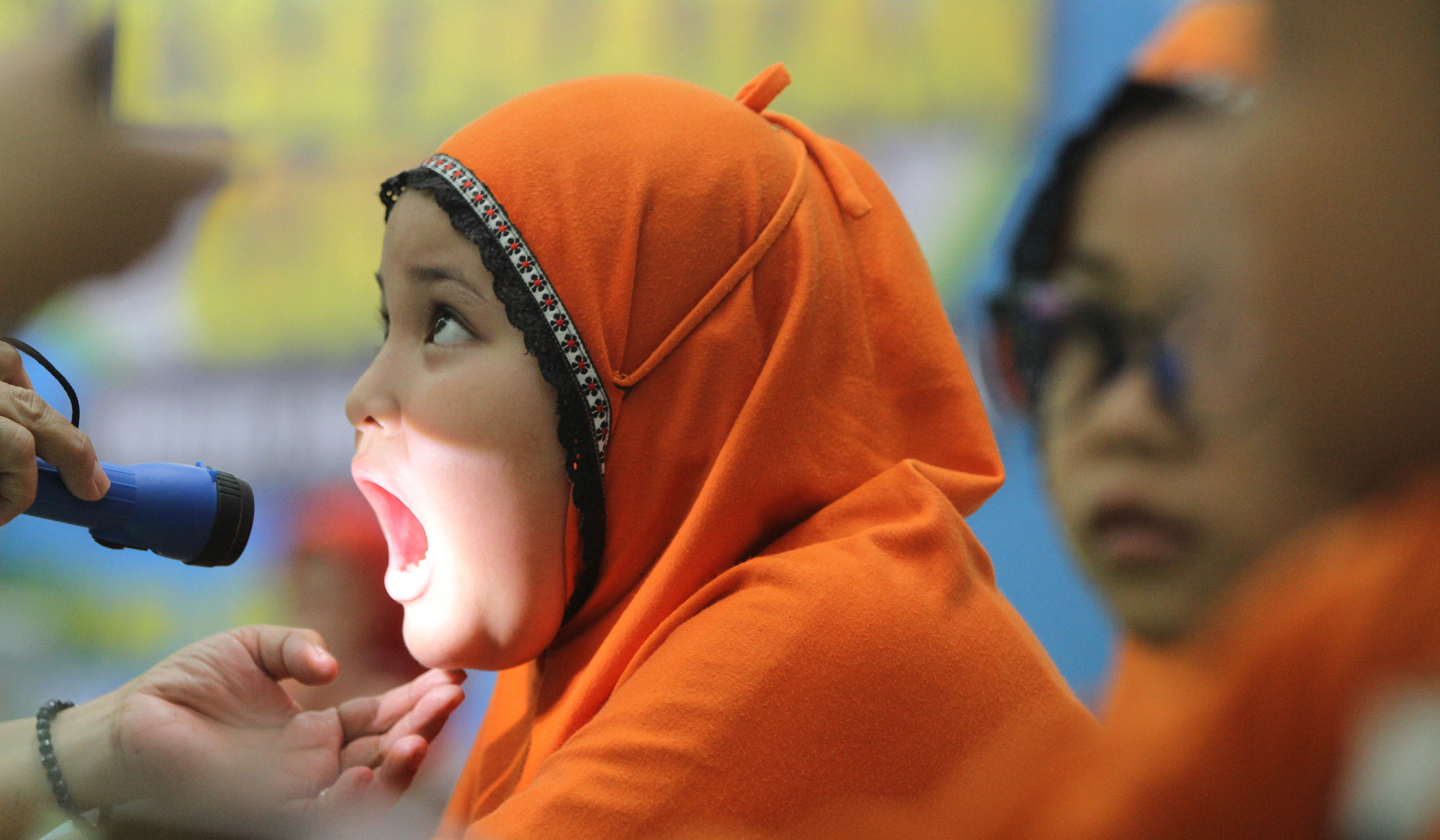 Siswa mengikuti Cek Kesehatan Gratis. (Agus Priatna/SinPo.id)