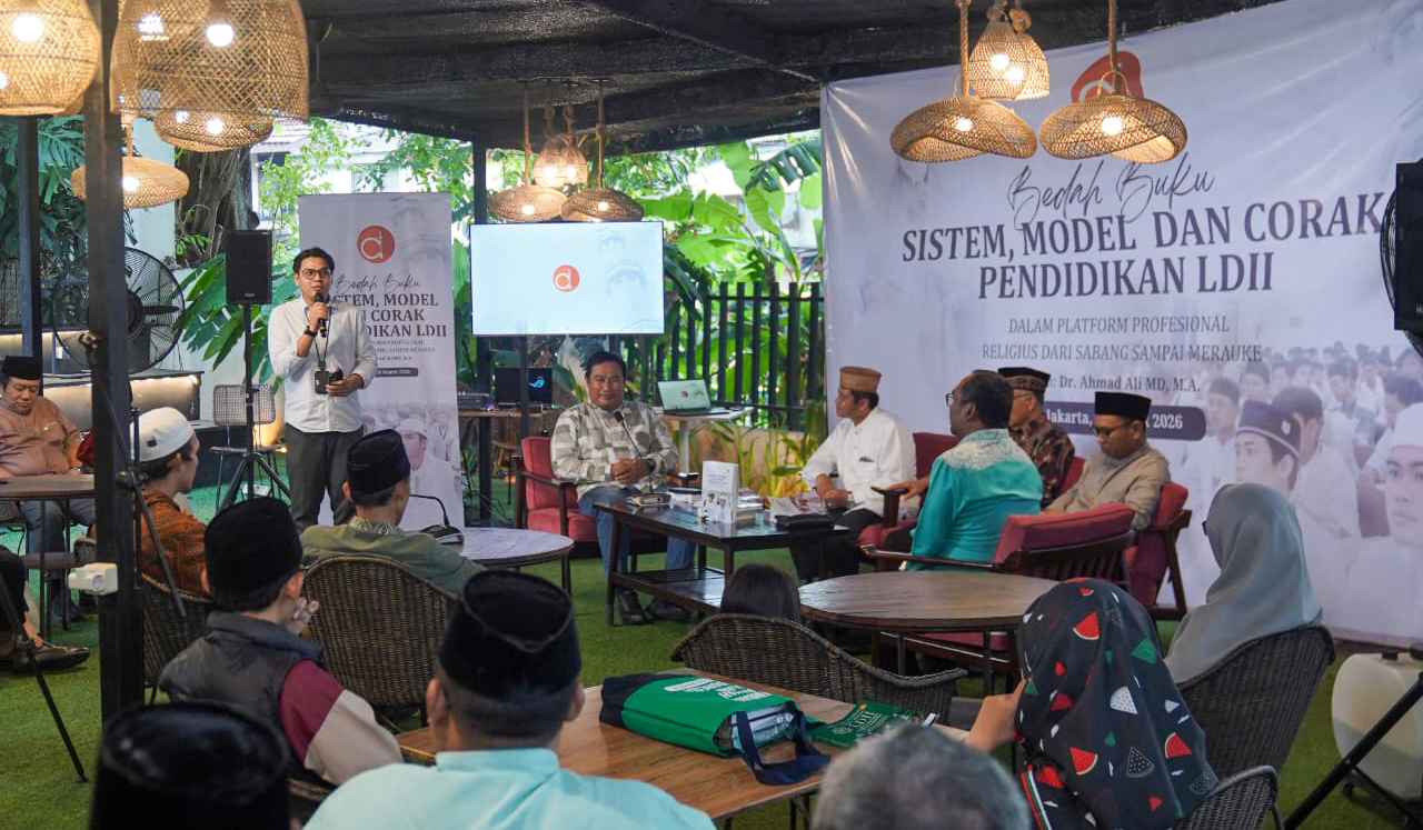 Peluncuran dan bedah buku.