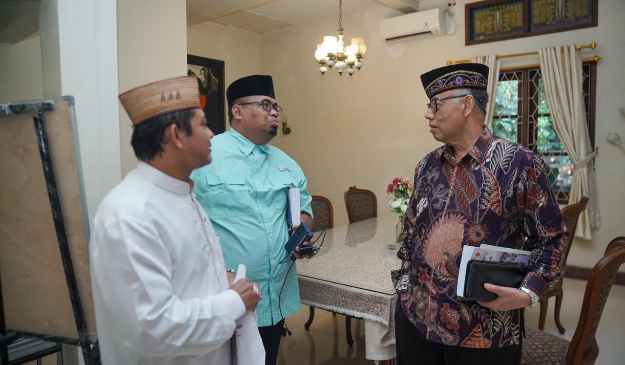 Peluncuran dan bedah buku.