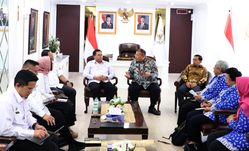 Wakil Ketua DPR RI Cucun Sjamsurijal mengklarifikasi terkait ahli gizi (Ashar/SinPo.id)