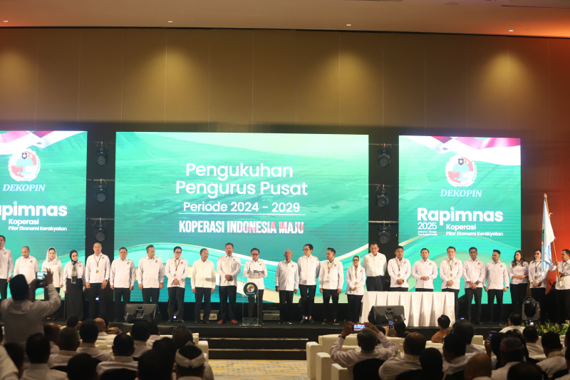 Dekopin menggelar Rapimnas dan pengukuhan pengurus di hotel Sultan (Ashar/SinPo.i)