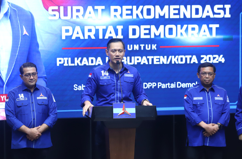 Ketum Demokrat AHY resmi usung Eri Cahyadi-Armuji di Pilkada Surabaya 2024 (Ashar/SinPo.id)