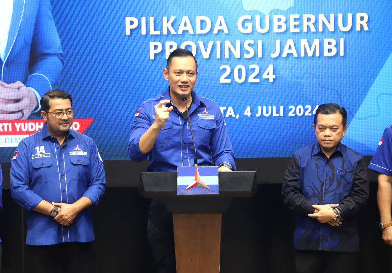 Demokrat gelar konfrensi pers penyampaian rekomendasi calon gubernur Papua Barat, Bangka Belitung dan Jambi untuk Pilkada serentak 2024 (Ashar/SinPo.id)