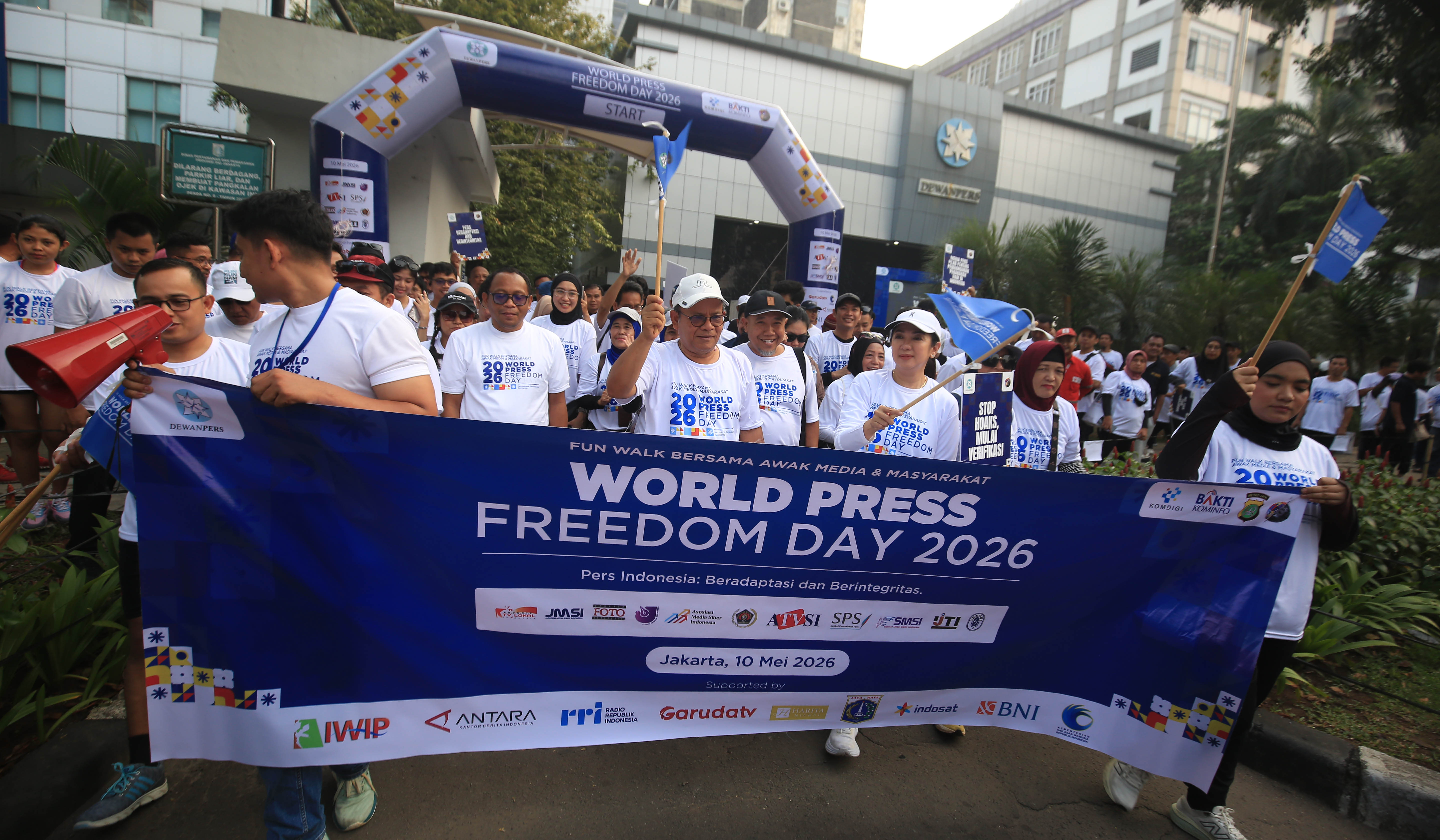 Fun walk hari kebebasan pers dunia. (Agus Priatna/SinPo.id)