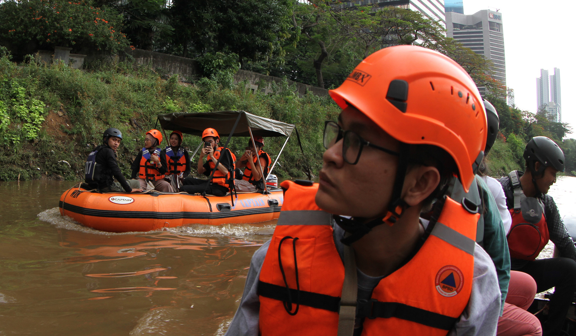 Susur sungai Ciliwung. (Agus Priatna/SinPo.id)
