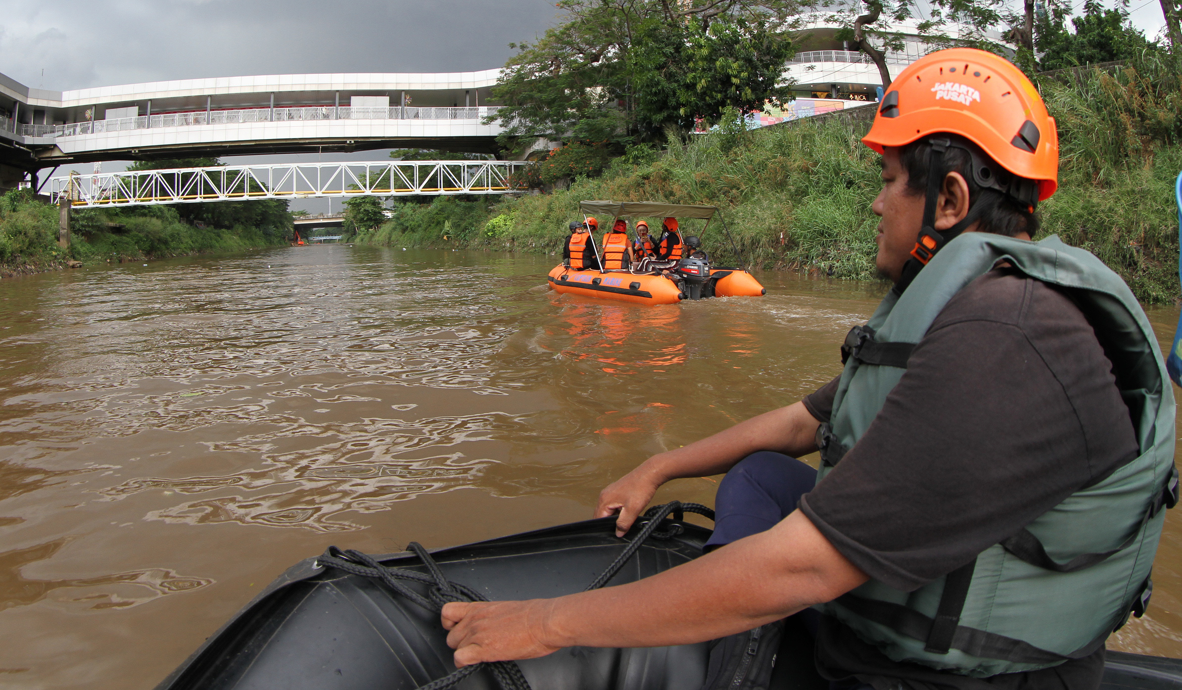 Susur sungai Ciliwung. (Agus Priatna/SinPo.id)