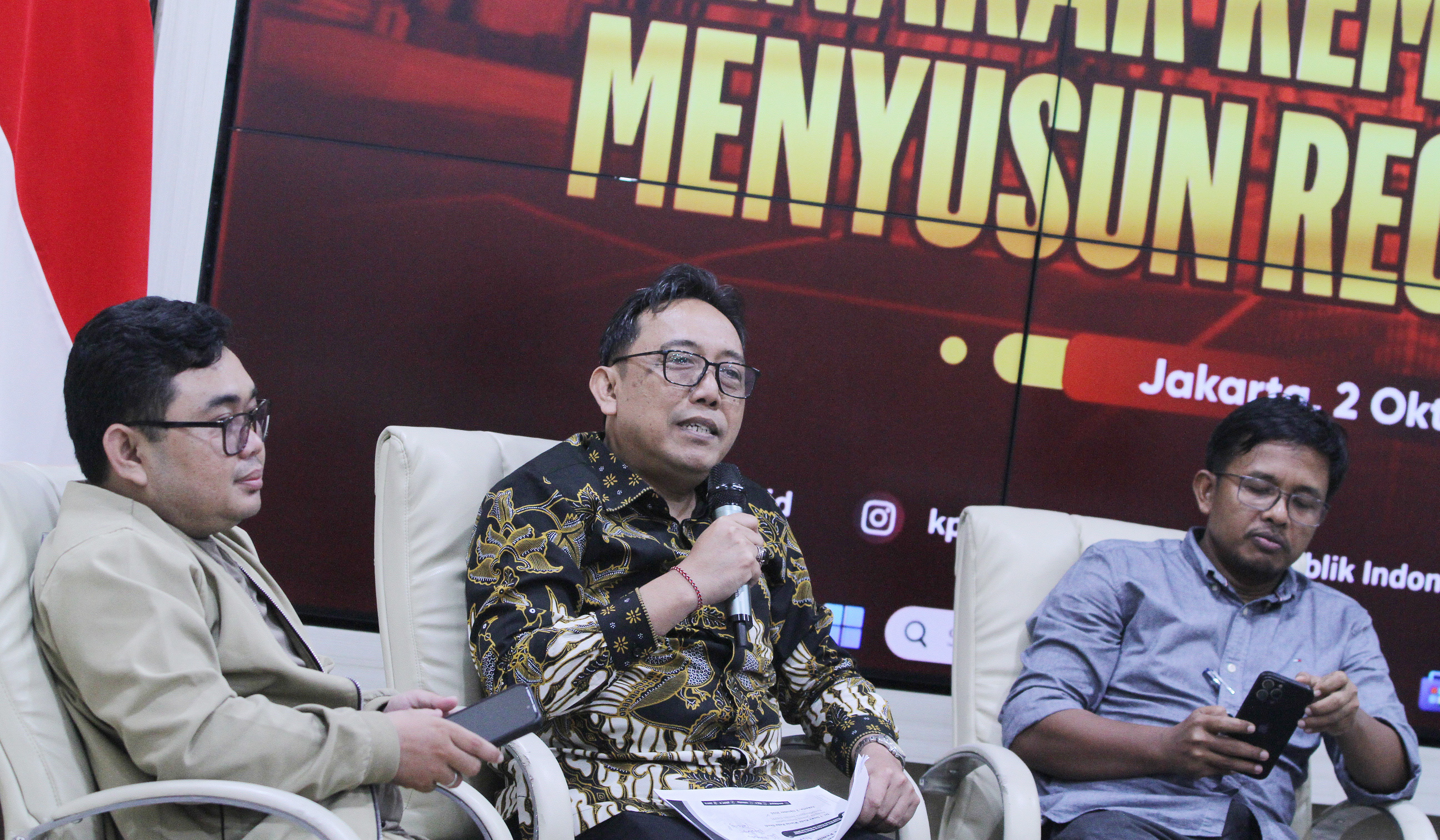 Sejumlah narasumber saat diskusi publik di KPU RI. (Agus Priatna/SinPo.id)