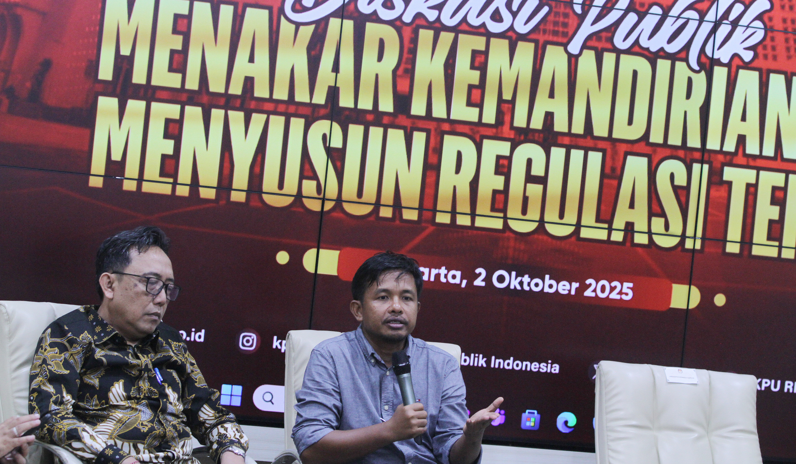 Sejumlah narasumber saat diskusi publik di KPU RI. (Agus Priatna/SinPo.id)