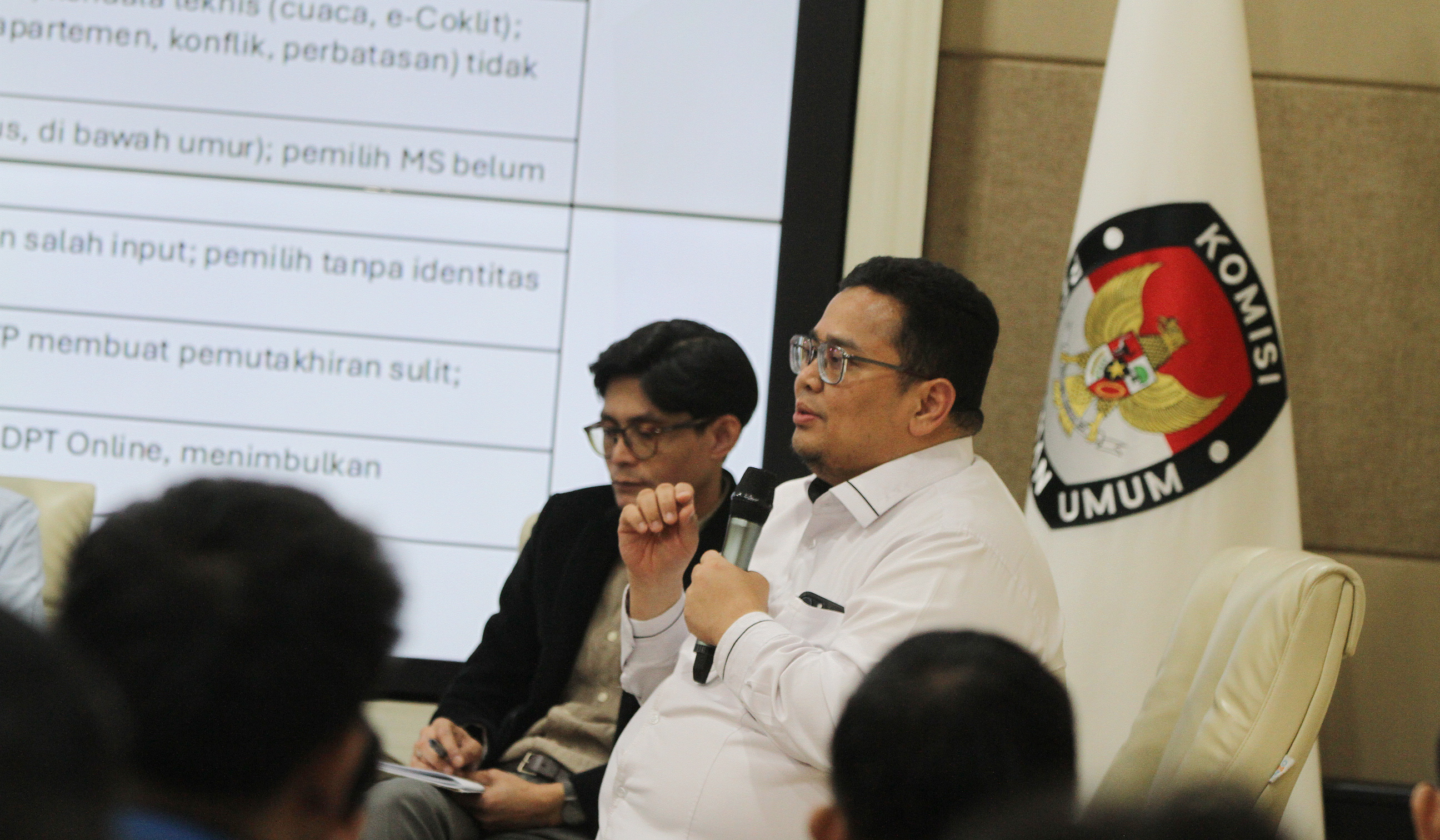 Diskusi publik KPU RI. (Agus Priatna/SinPo.id)