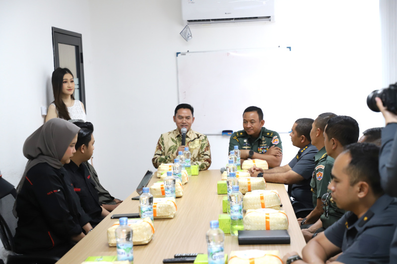 Dinas Penerangan TNI-Ad (Dispenad) melakukan penandatanganan MoU kerja dengan Sinpo Media Group membahas memberitakan kegiatan-kegiatan TNI-AD (Ashar/SinPo.id)