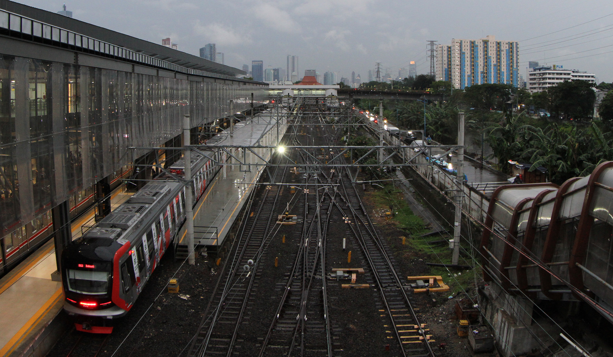 Stasiun Tanah Abang, Jakarta. (Agus Priatna/SinPo.id)
